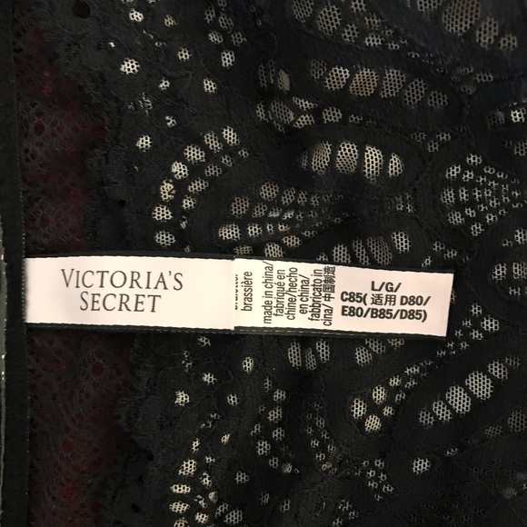 Buy 1 Get 1 FREE🌸NWOT Victoria’s Secret Lace off-shoulder bandeau🌸 - Picture 2 of 3